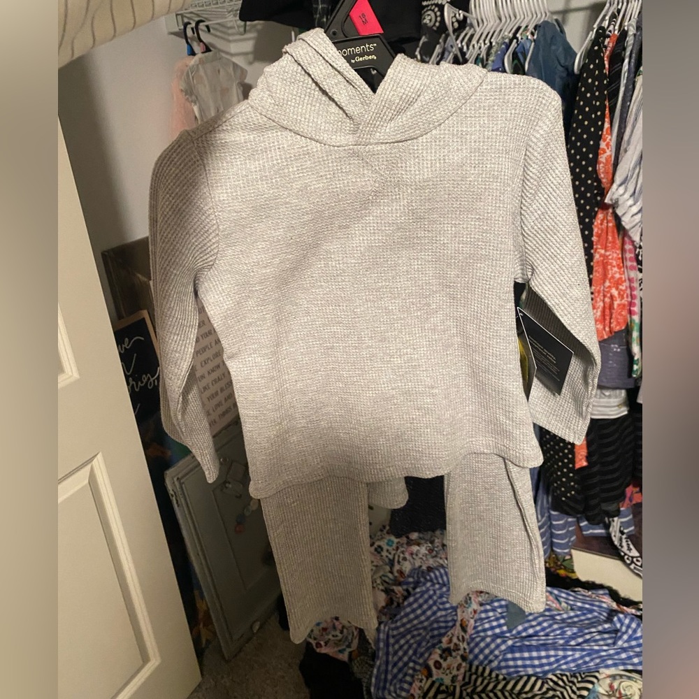 Thermal with hood and matching thermal bottoms